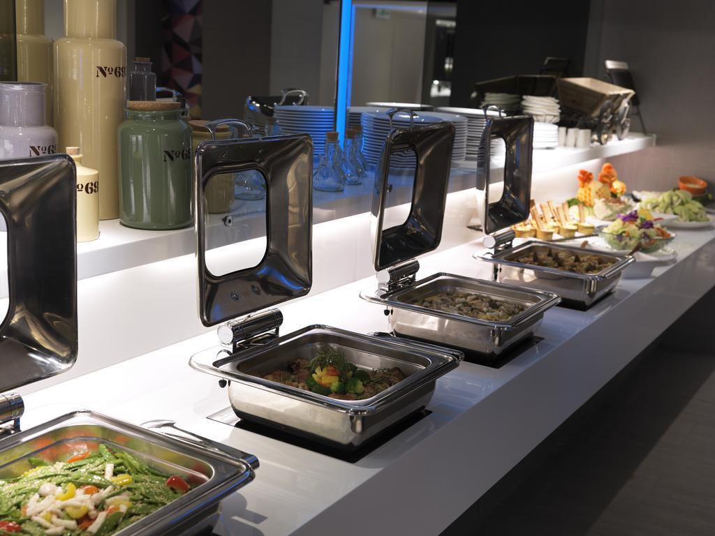 Cityinn Hotel Plus - Taichung Station Branch Екстериор снимка
