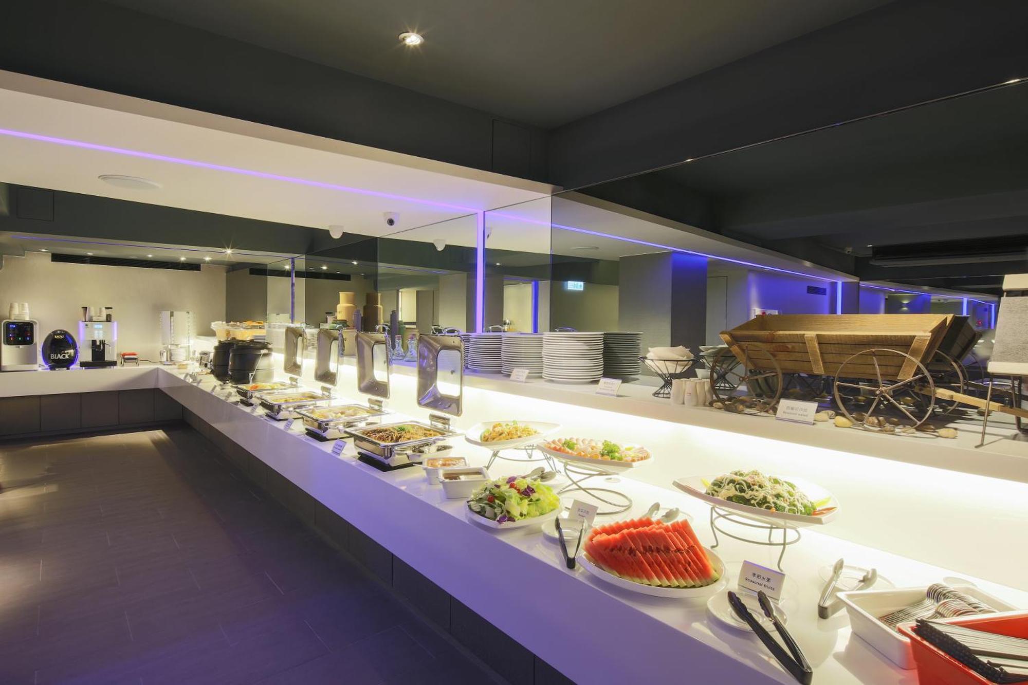 Cityinn Hotel Plus - Taichung Station Branch Екстериор снимка