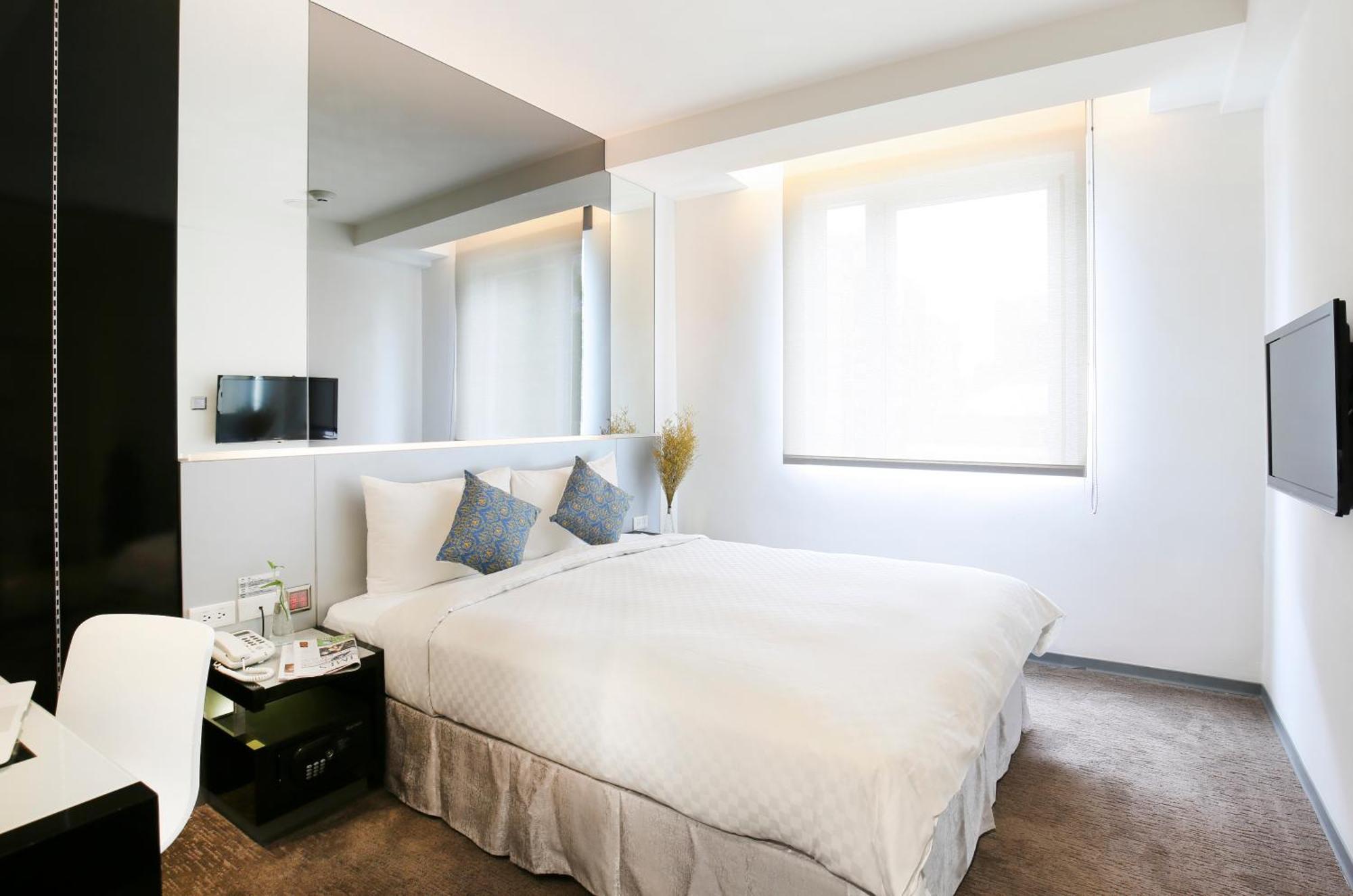 Cityinn Hotel Plus - Taichung Station Branch Екстериор снимка