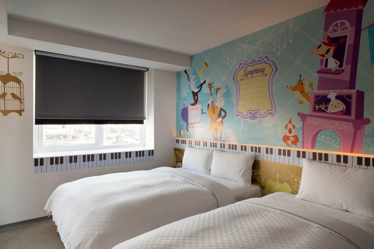 Cityinn Hotel Plus - Taichung Station Branch Екстериор снимка